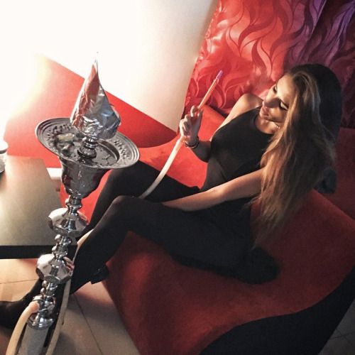 @gorodgrexov (via selfshotmag):
Сегодня с девочками проводим...