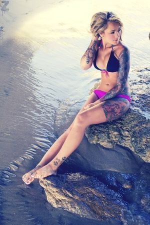 Sexy Tattooed Bitches 182