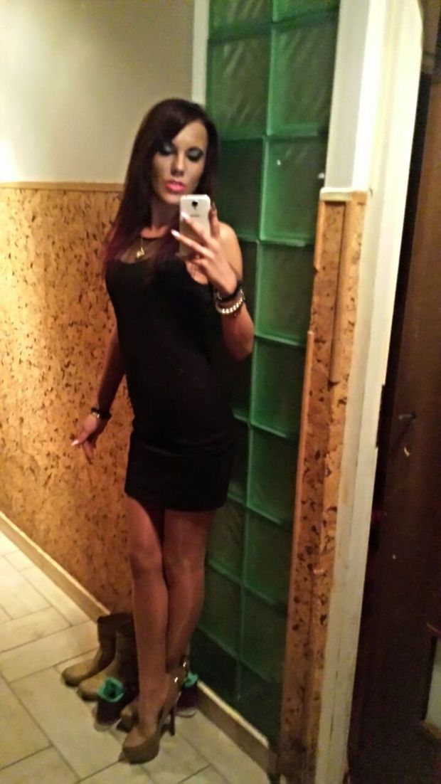 Bimbo on a hallway