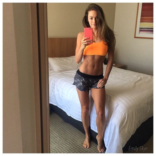@emilyskyefit (via selfshotmag):
So happy to be heading back...