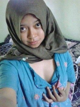 [NO SARA] Foto Bugil ABG Jilbab Pamer Toket Toket Gede, IGO,...