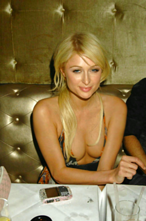 Paris showing those nice tits
