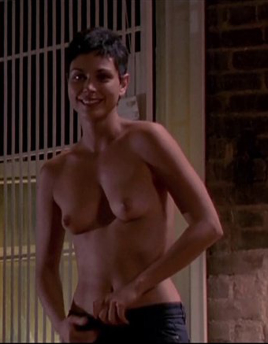 Morena Baccarin undressing..