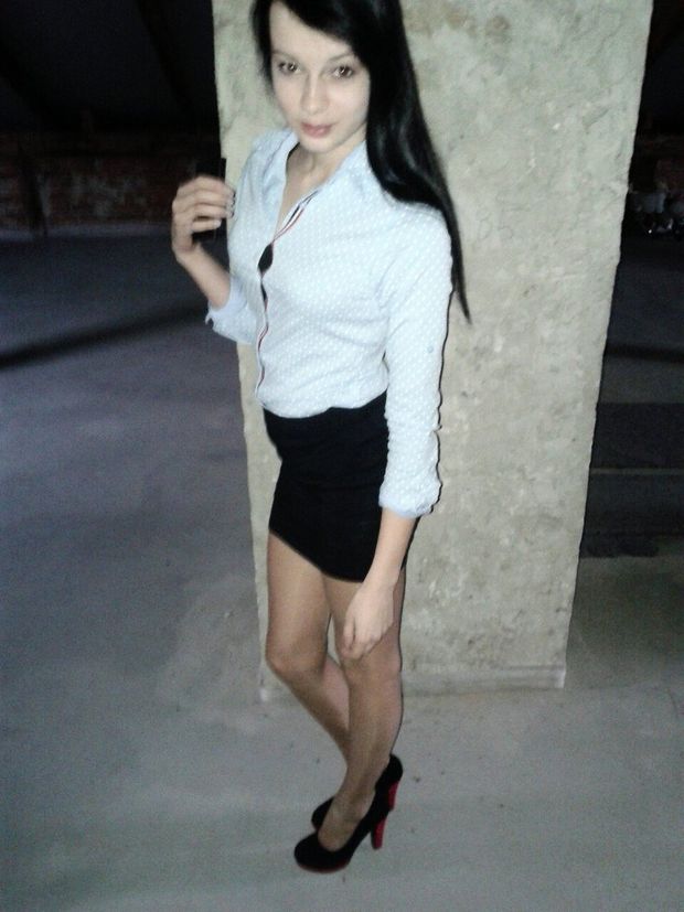 Hot amateur walking the streets