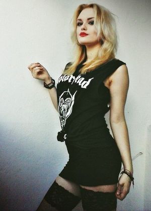 Blonde rookie going for a concert, and afterparty for sure