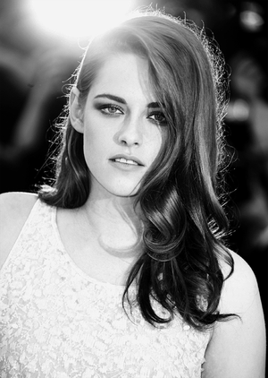 “Nobody fits into the frame that typical young Hollywood actresses do, but they try to. They try to be this thing. Try to memorize answers and make everyone happy. That’s so horrifying and scary to me. So when you’re not that, you get cr