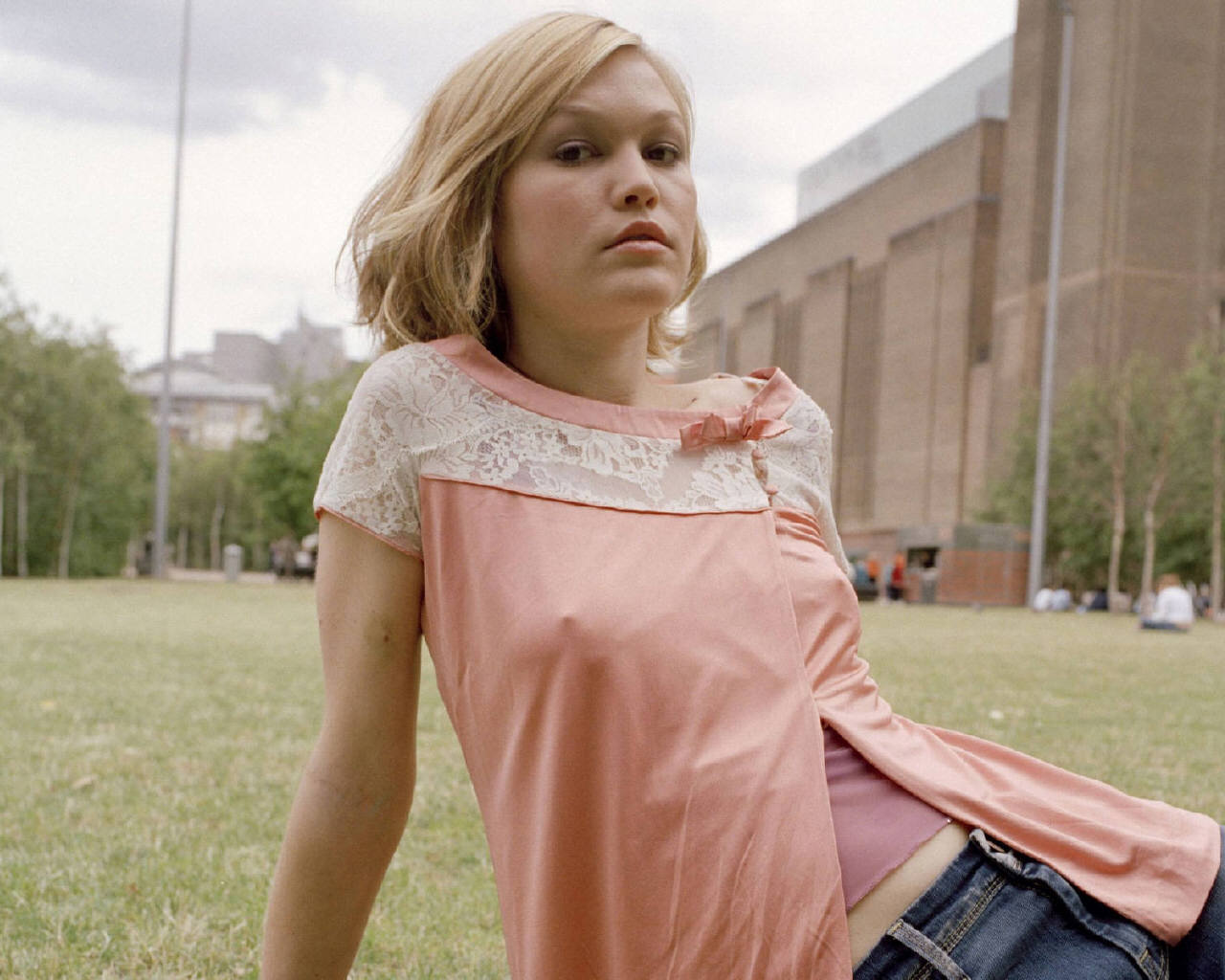 Julia Stiles