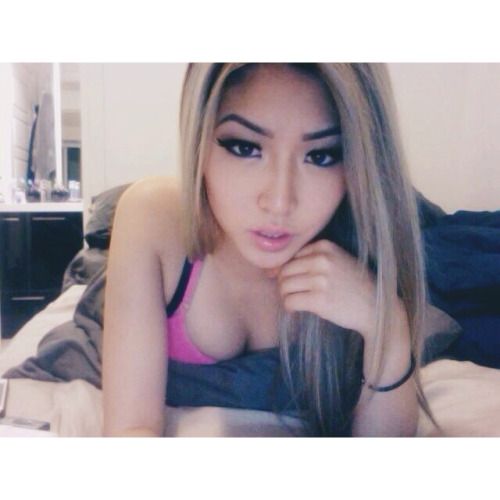 summersongxo:
bed peace ☺️✨ Bigboobs, Toket Gede, Tetek Montok,...