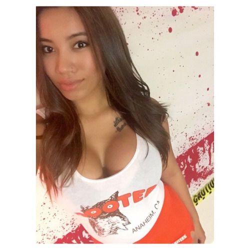 itzmeelabby:

Visit me tonight