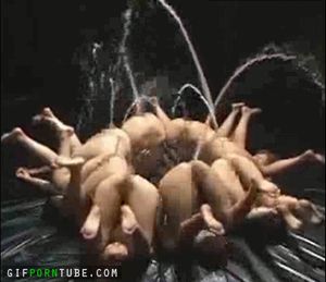 Fancy lesbian piss fountain. Can I get one of these for the house?