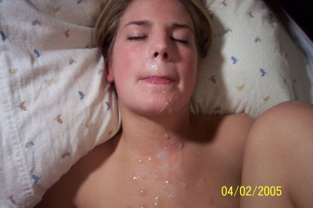 Horny Cumshot Girl