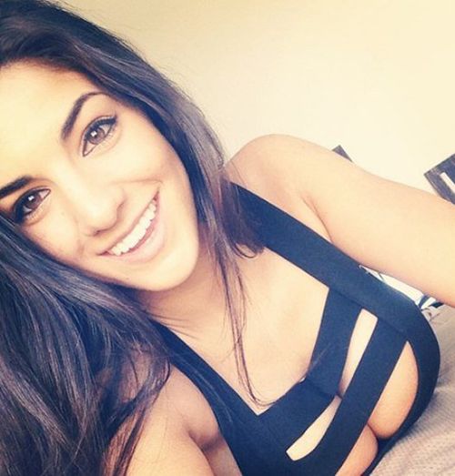 Hot Brunette Babe With Huge Tits Selfie