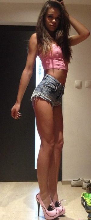 alittlebitofeveryfetish: Great figure to impregnate