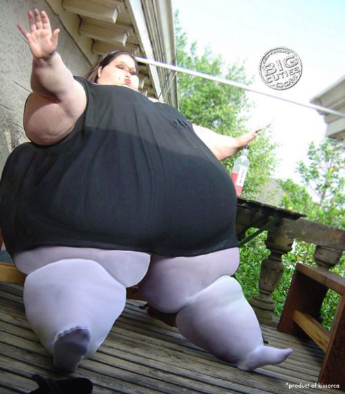 ssbbw16:

I’M A PLANE! Anyone has some pictures of her without...