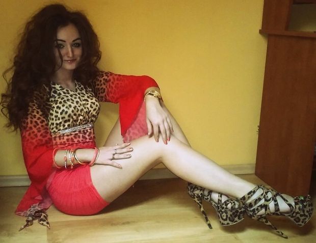 Sexy and kinky chick