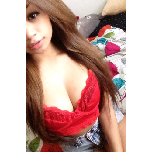 lillielux:

Bralettes are life. 
Follow me on IG: whoaitsreza...