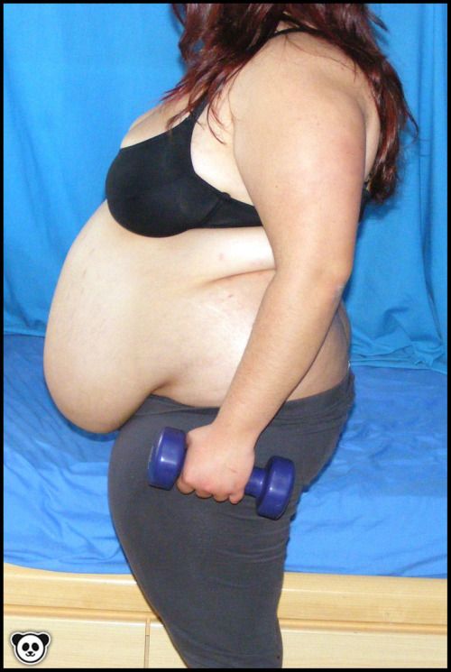 lardheaven:She really got a big feedee in her ! so sexy :D