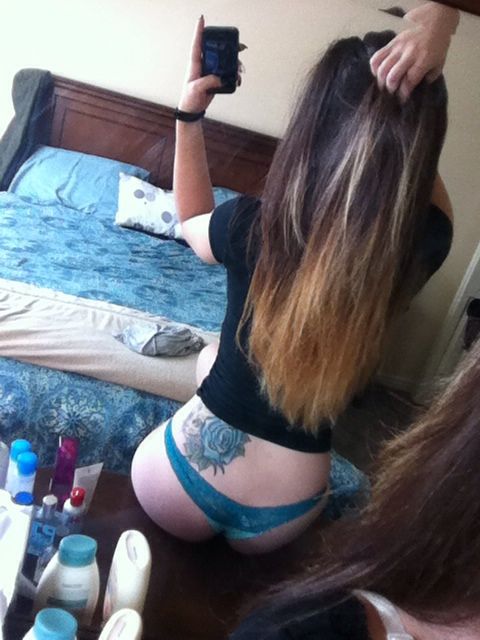 teamasiangirls:

Tis an old picture but enjoy… Bigboobs,...