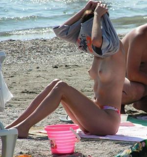 Hot and Sexy Full HD Nude Beach XXX Pix