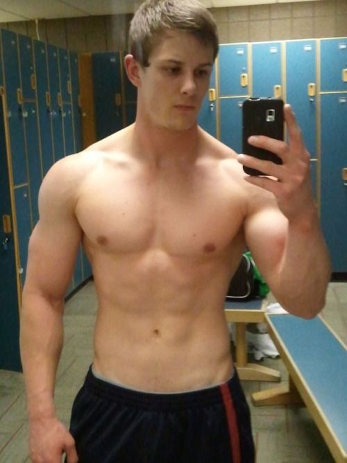 Reblog: onlyboyss:
Twitter @Onlyboy_2 Vine…