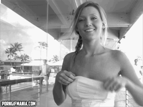 Flashing Boob