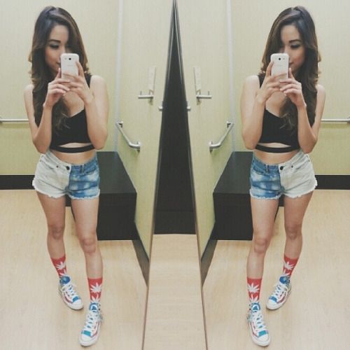emi-kat:

Can’t resist a fitting room selfie #noshame #ootn...