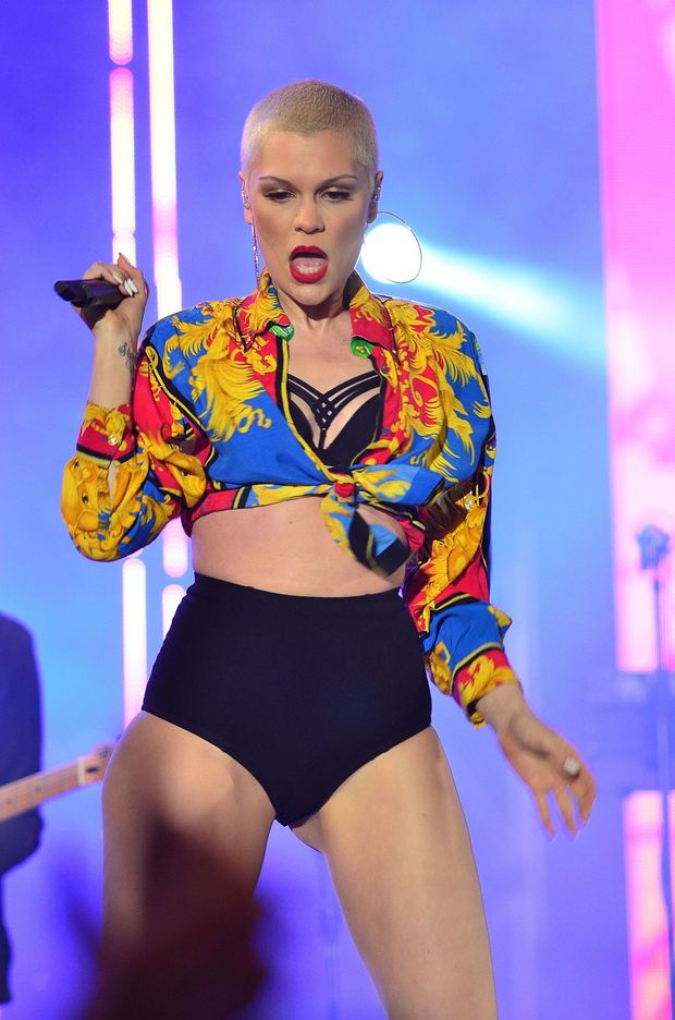 Jessie J sexy perfroms on a stage