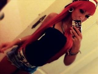 Tracy-Haze hat 1 neues Bild im Profil!