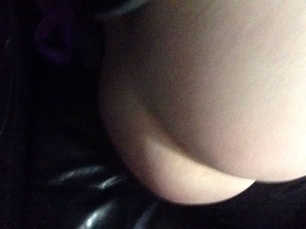 beth bare butt hny