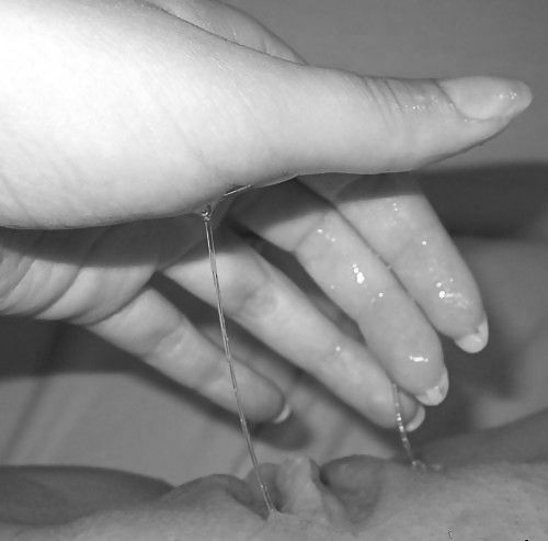 bumfinger:“ I don’t think I enjoy anything as much as I enjoy a really, really wet cunt!”That is very, very wet pussy! :P