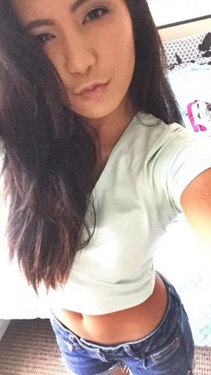 senpaisaan: I love being tan