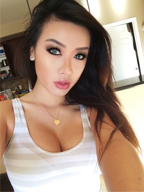 Photo Bigboobs, Toket Gede, Tetek Montok, Foto Cewek Seksi, Sexy...