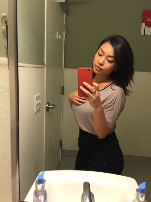 madamgyoza:

lallygagging Bigboobs, Toket Gede, Tetek Montok,...