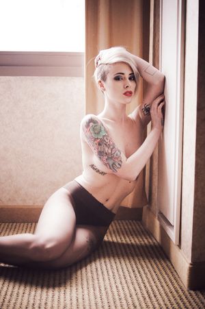 Sexy Tattooed Bitches 040