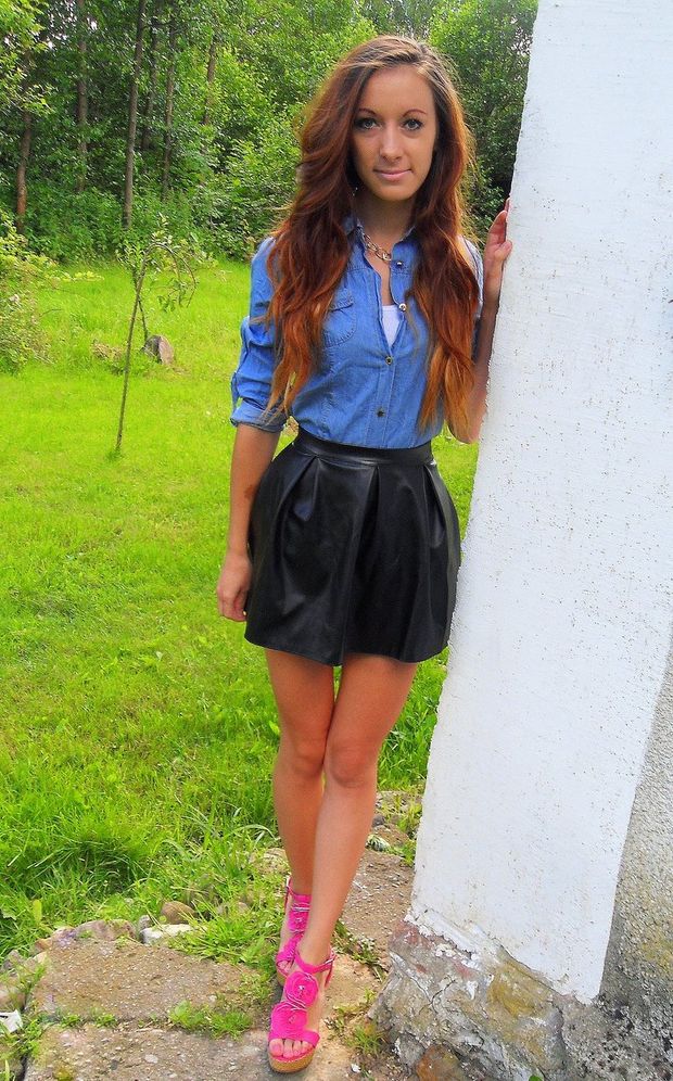 Hot brunette bimbo outdoor