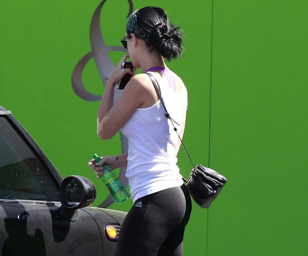 katy-perry-gym-la-cov