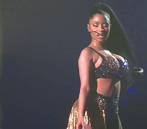 Nicki's big butt ghnhg
