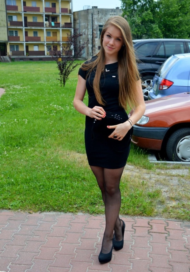 Gorgeous babe