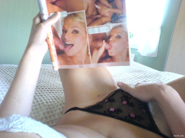 adults-at-play:Makin’ a scene with a magazine….