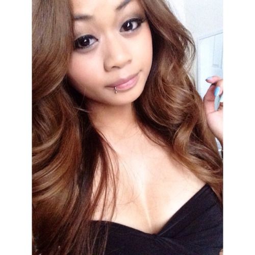lillielux:

Time to put up all of these selfies from last...