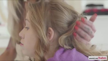 Innocent teen beauty Alexis Crystal gives a great blowjob