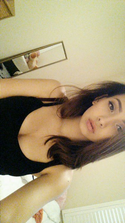 n4ked-er:

:-/ Bigboobs, Toket Gede, Tetek Montok, Foto Cewek...