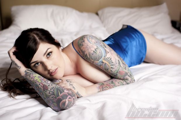 Sexy Tattooed Bitches 151