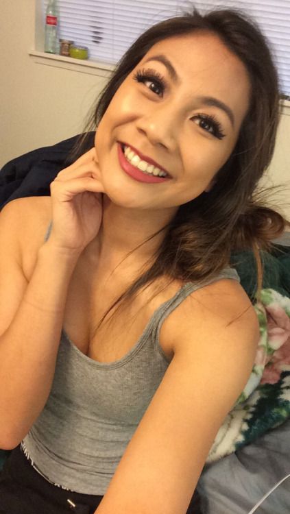 ohhaimikaylaa:
Smiles.