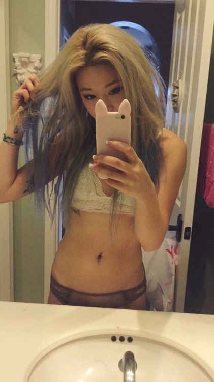 jececilia:

Unicorn extensions!

Instagram: @jessayeee Bigboobs,...
