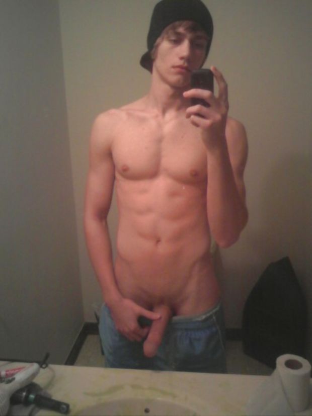Hot Selfie of a young girl12