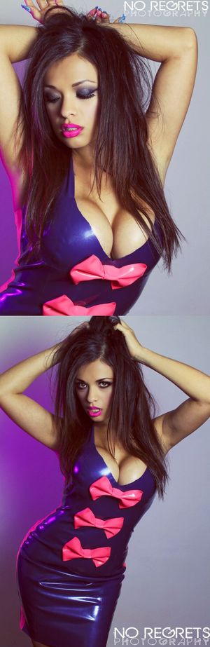 Sexy Tattooed Bitches 048