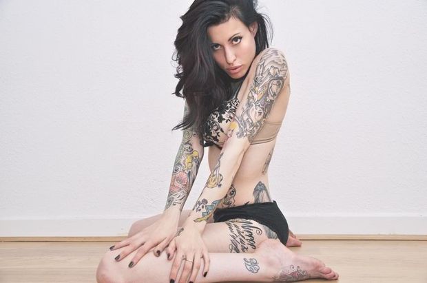 Sexy Tattooed Bitches 054