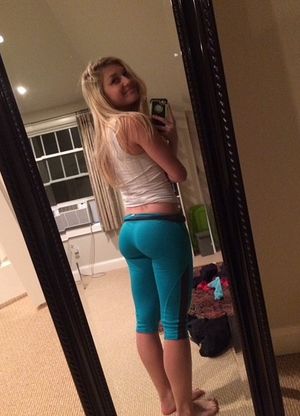 Sexy HD Yoga Pants Porn Pic
