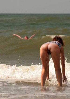 Sexy Hot Nude Beach Pics
